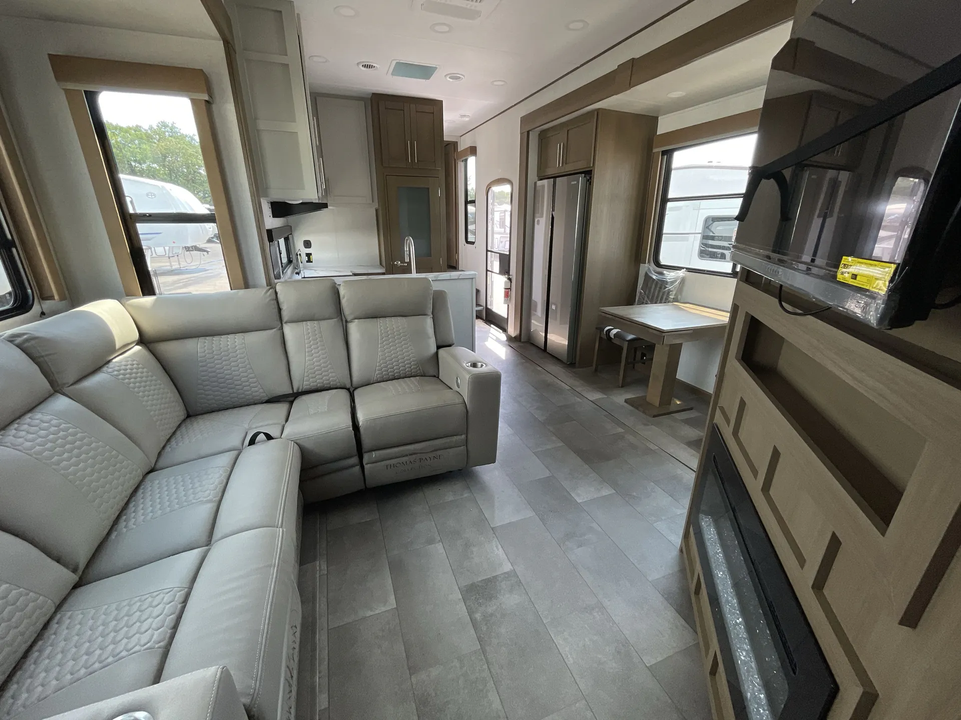 2026 Keystone Fuzion Impact 418 — living area main
