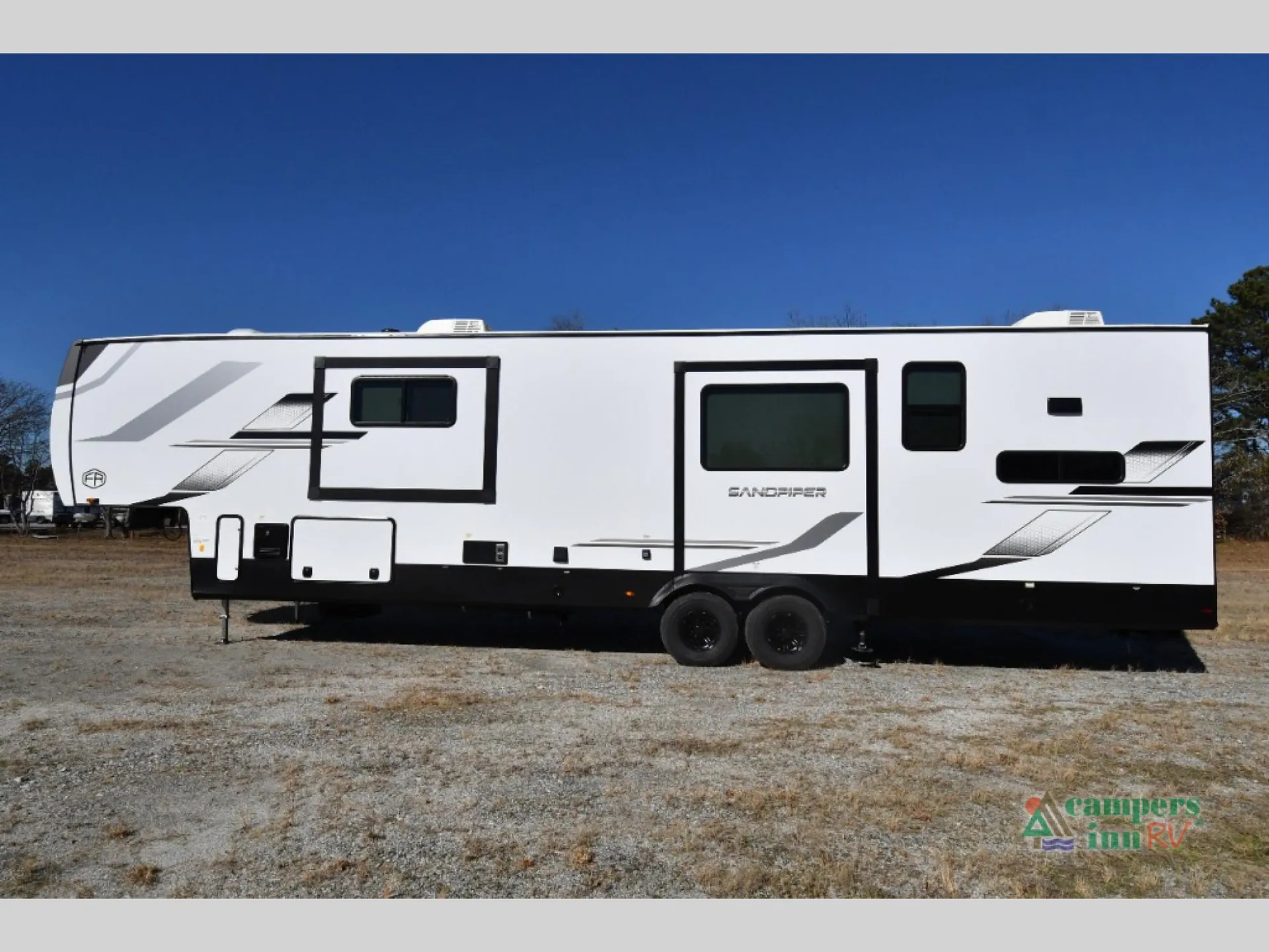 2026 Forest River Sandpiper 3800RK — Photo 7