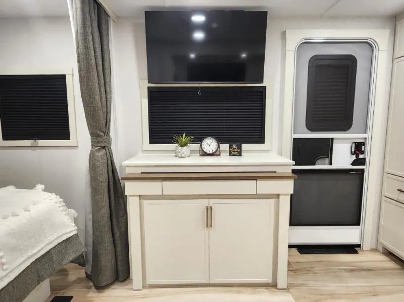2026 Brinkley Model Ix 23X, Photos photo 29