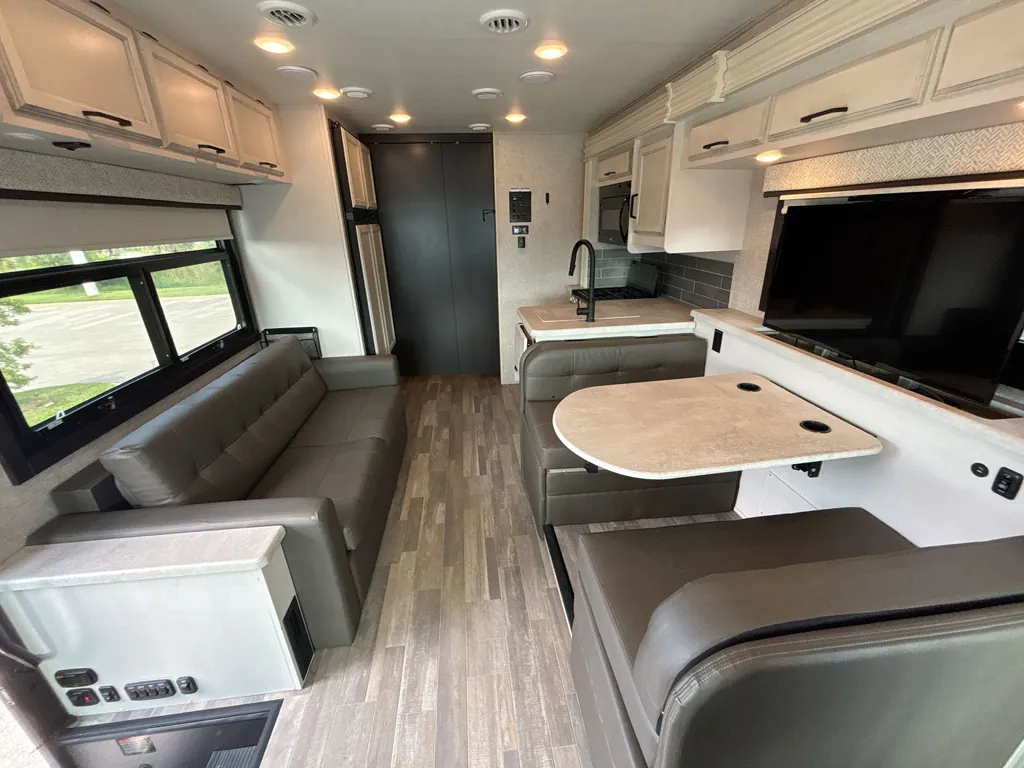 2023 Entegra Coach Vision 27A, Photos photo 3
