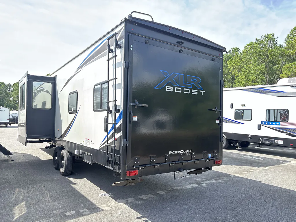 2022 Forest River XLR Boost 31QB, Photos photo 3