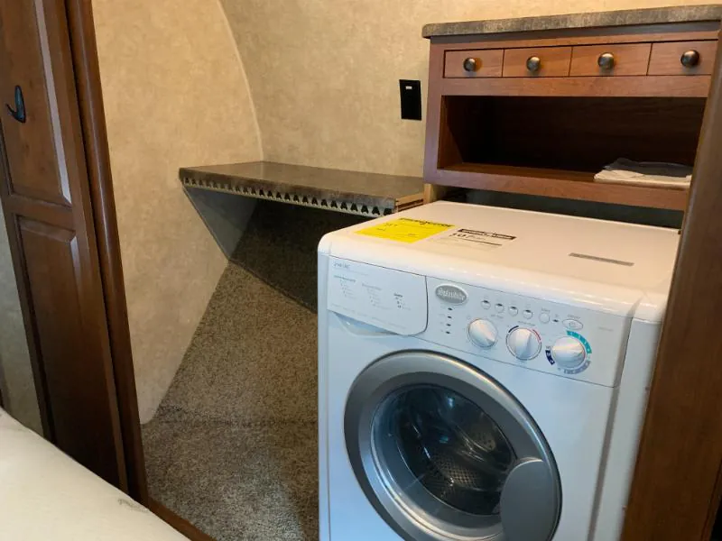 2014 Keystone Montana 3100RL, Photos photo 39