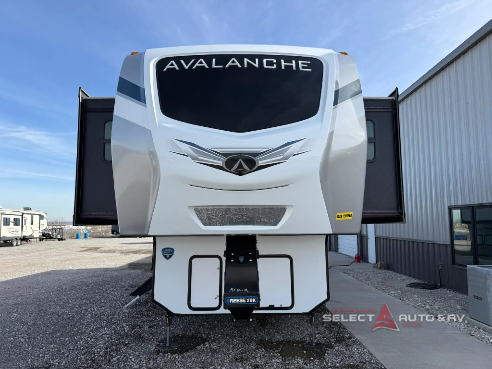2023 Keystone Avalanche 360FL - Photo 4