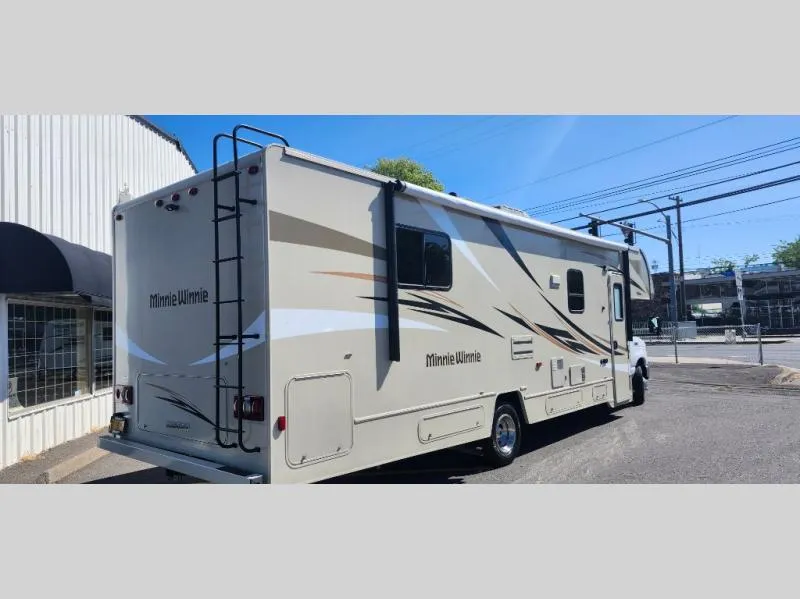 2018 Winnebago Minnie Winnie 31K - Photo 3