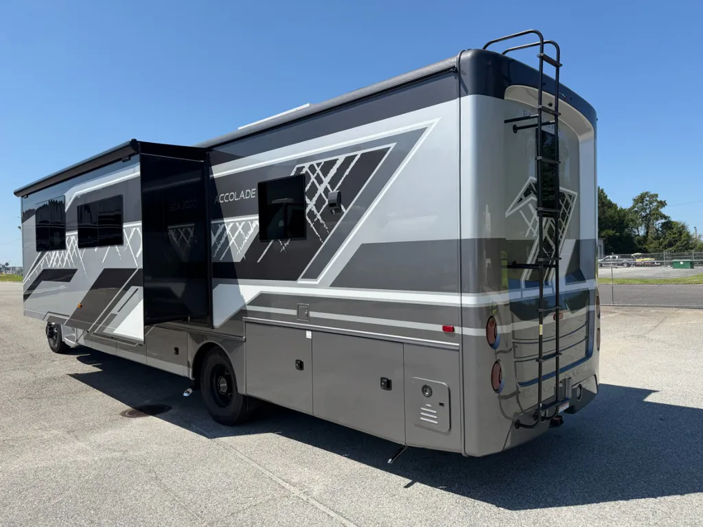 2027 Entegra Coach Accolade 37K, Photos photo 5