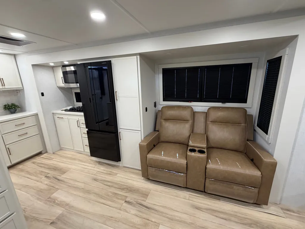 2026 Brinkley Model I 235, Photos photo 24