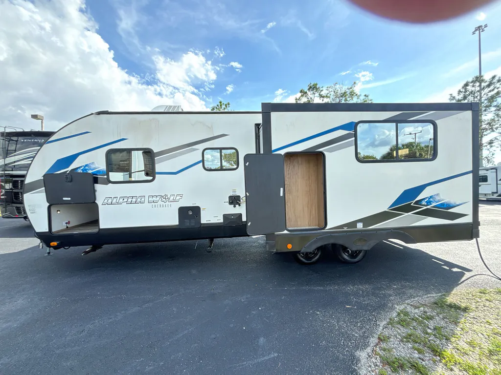 2024 Forest River Cherokee Alpha Wolf 2500RL-L, Photos photo 6
