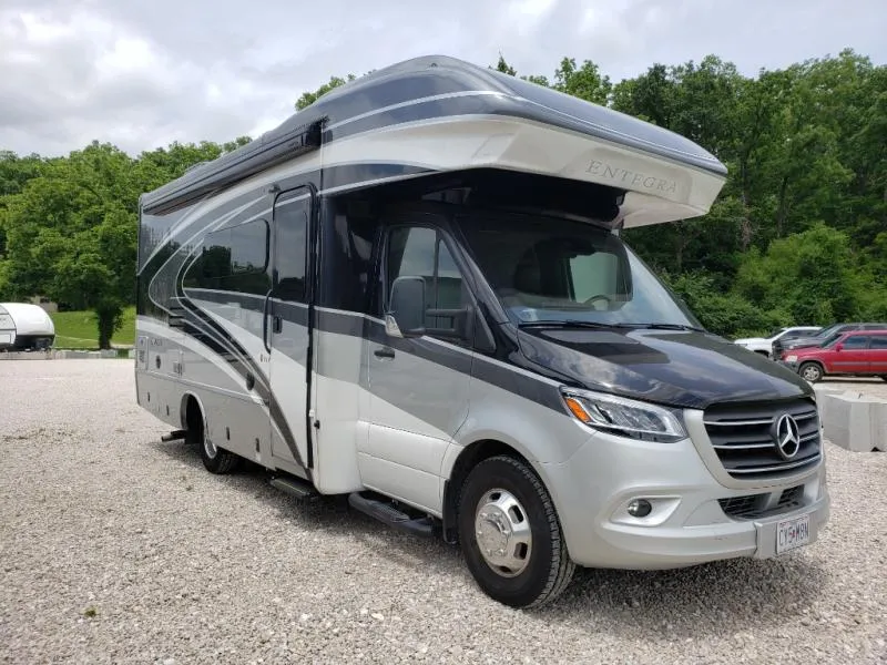 2023 Entegra Coach Qwest 24R - Photo 2