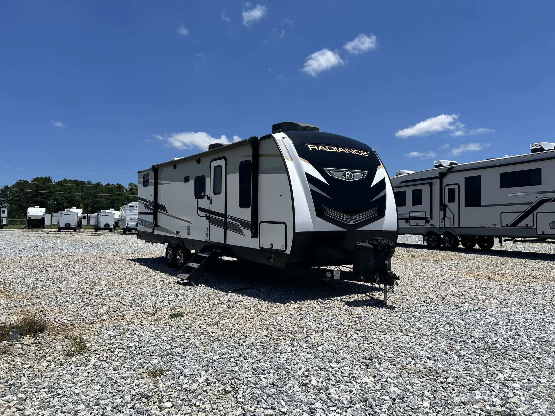 2023 Cruiser RV Radiance 28QD - Photo 2