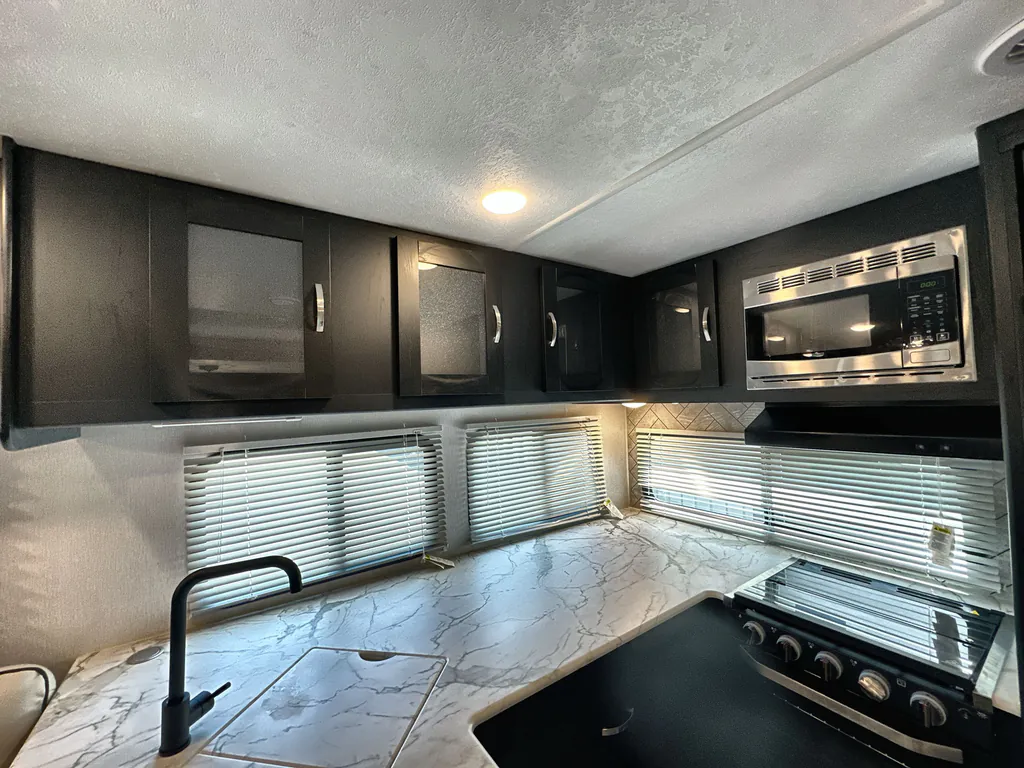 2023 Coachmen Freedom Express Ultra Lite 274RKS, Photos photo 12