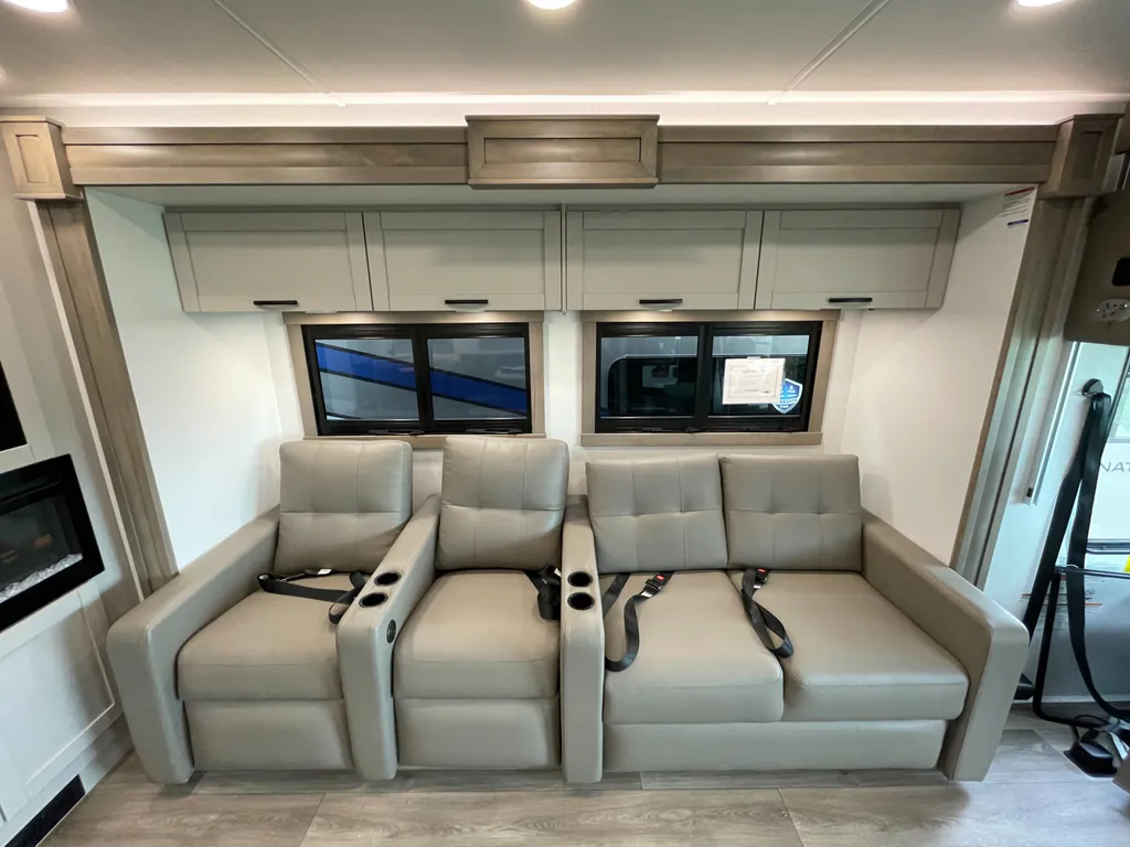 2027 Entegra Coach Vision XL 36C, Photos photo 3