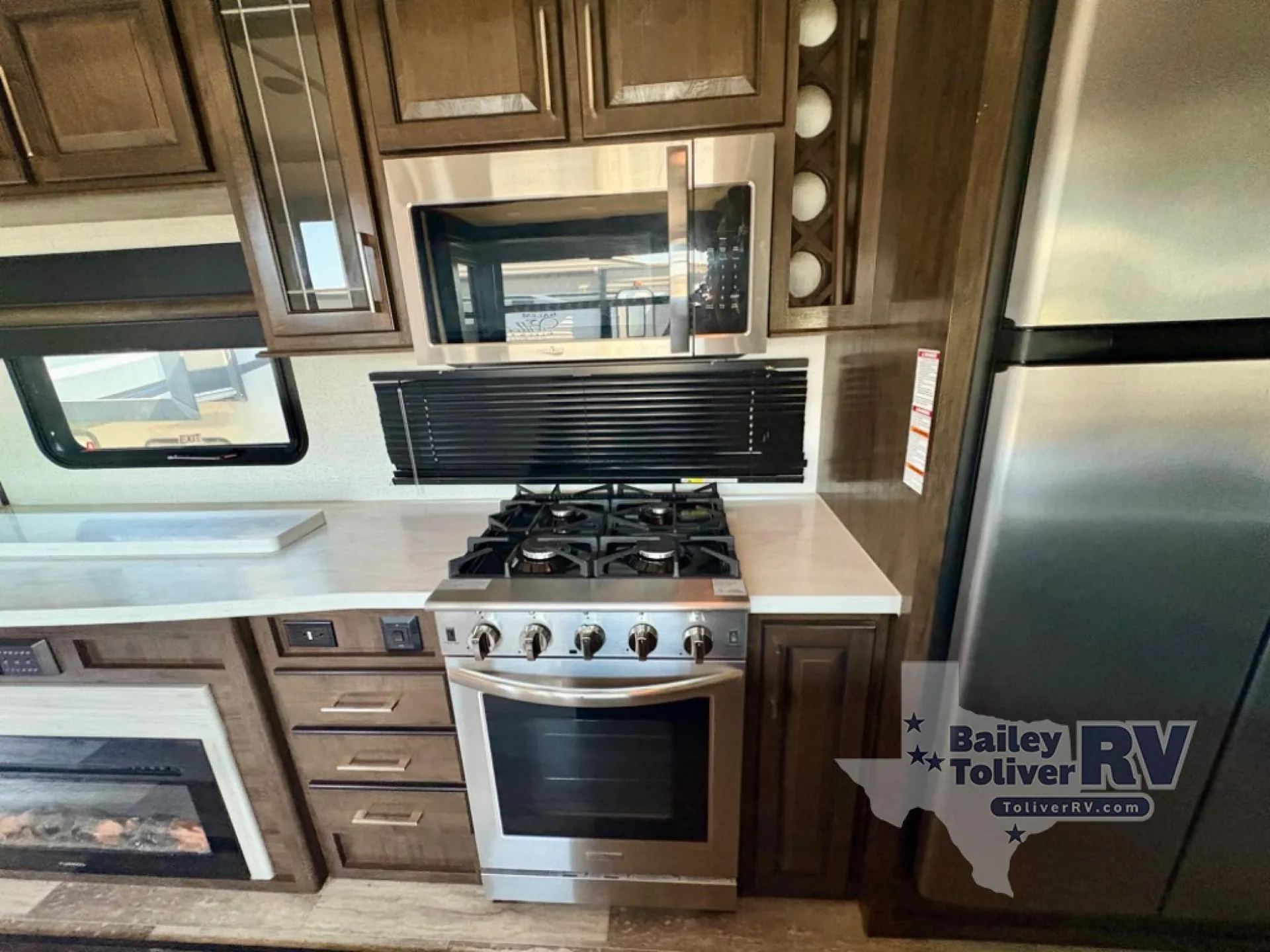 2021 Dutchmen Voltage 4175 dealer photo 3 from Toliver RV