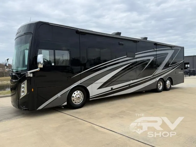 2023 Thor Motor Coach Venetian B42 - Photo 3