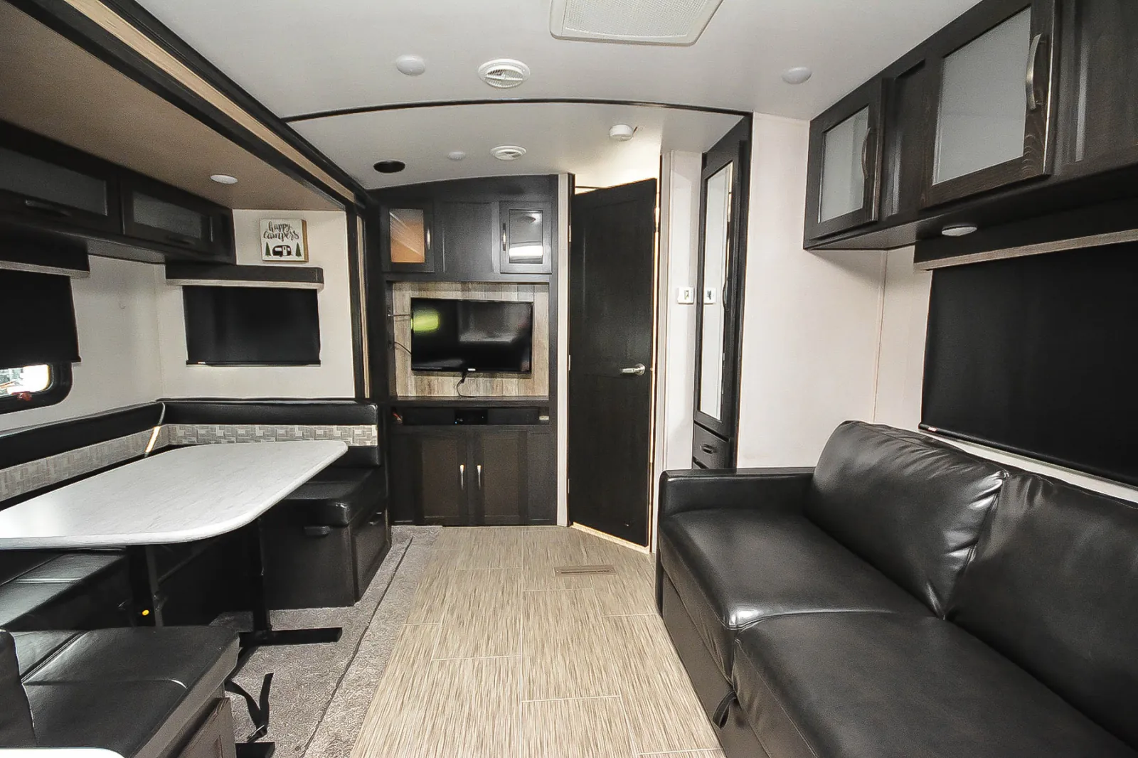 2019 Forest River Surveyor 251RKS — Photo 6