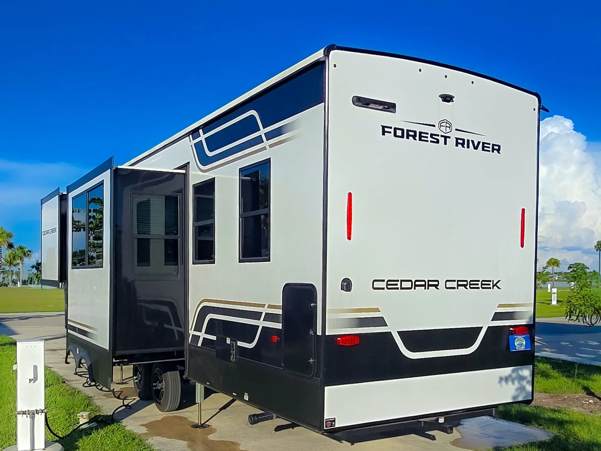 2026 Forest River Cedar Creek 385RK — Photo 5