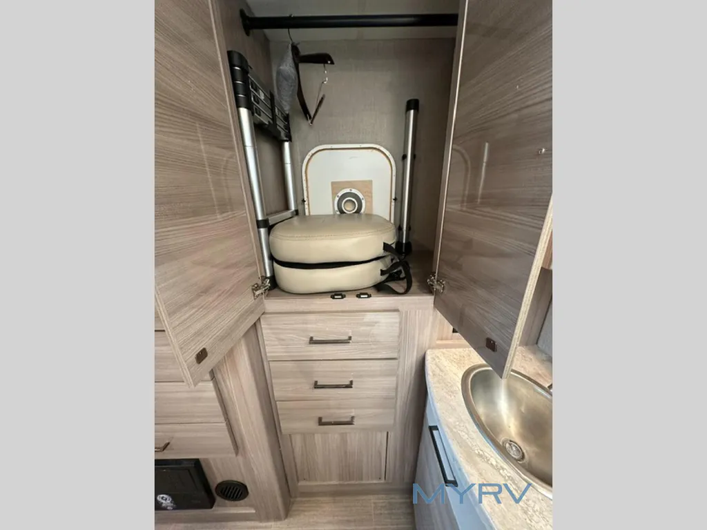 2023 Thor Motor Coach Tiburon 24FB, Photos photo 25