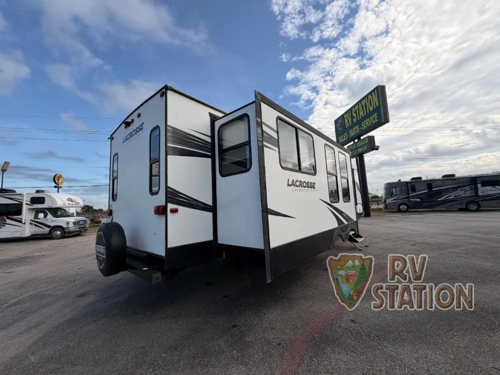 2020 Prime Time LaCrosse 3380IB, Photos photo 8
