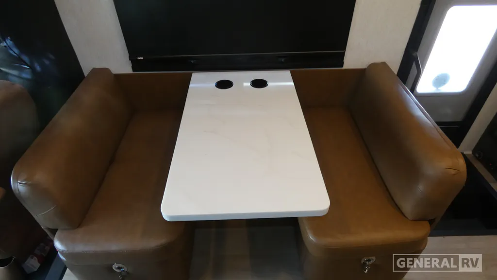 2027 Nexus Ghost 33DS, Photos photo 16