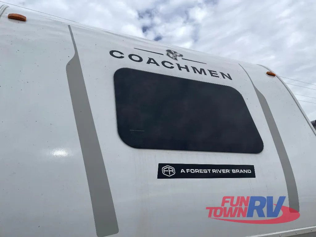 2026 Coachmen Freedom Express Select 30SE, Photos photo 6