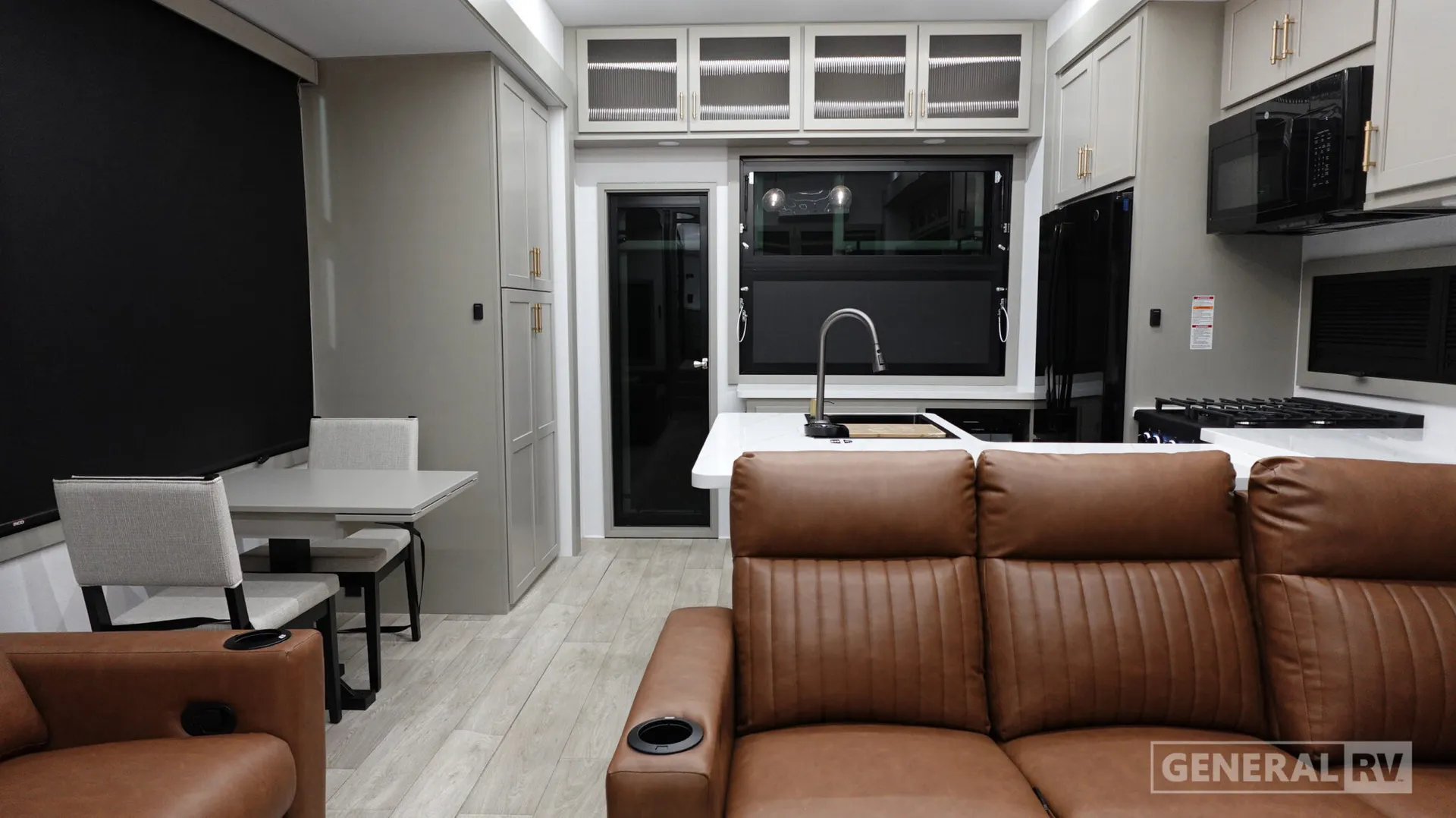 2027 Axiom Imperium I3800 - Photo 3