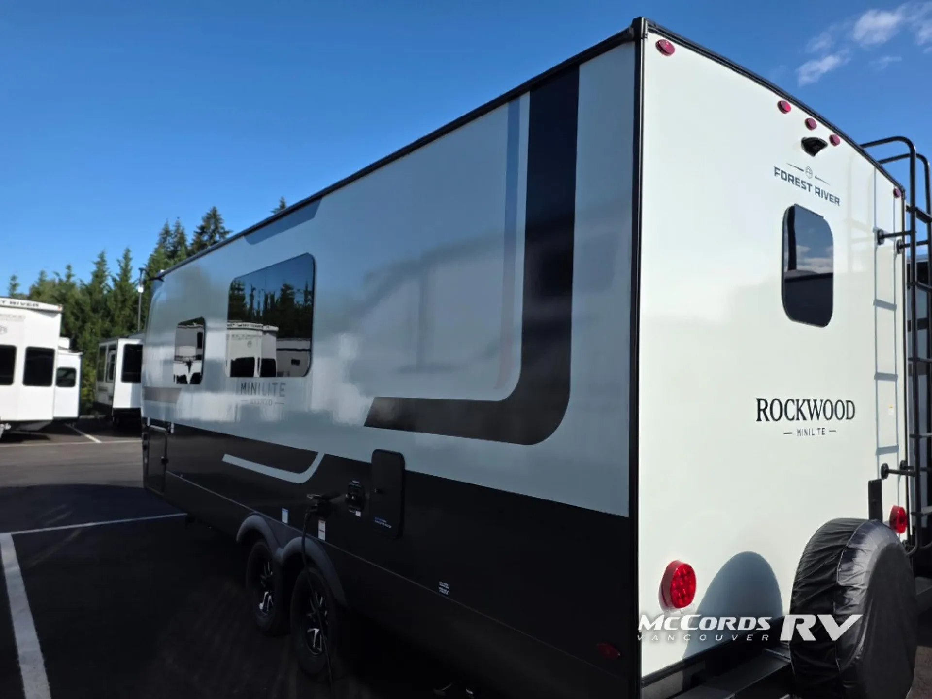 2027 Forest River Rockwood Mini Lite 2524FBT — Photo 7