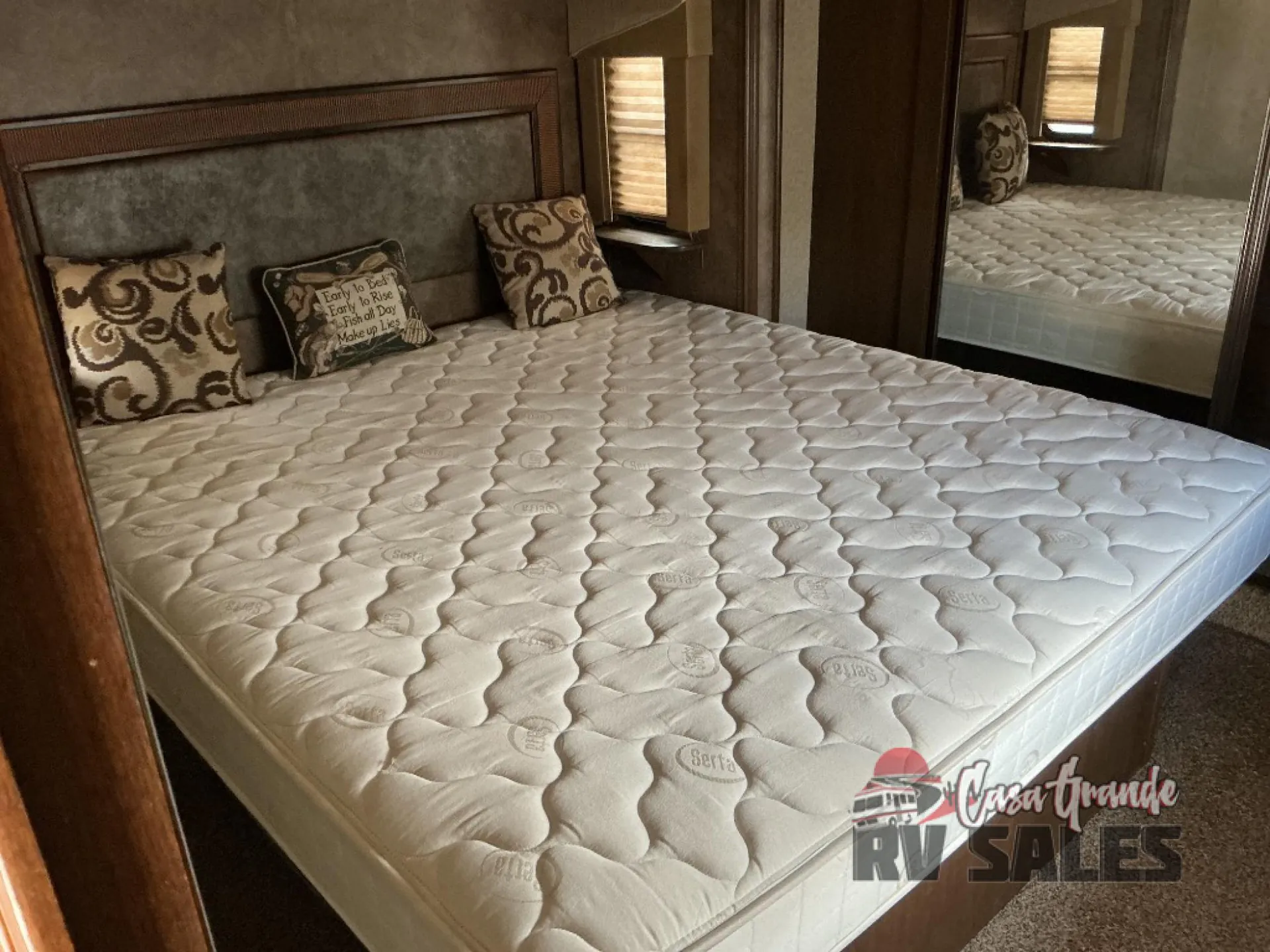 2016 Forest River Cedar Creek Silverback 29IK — Photo 7