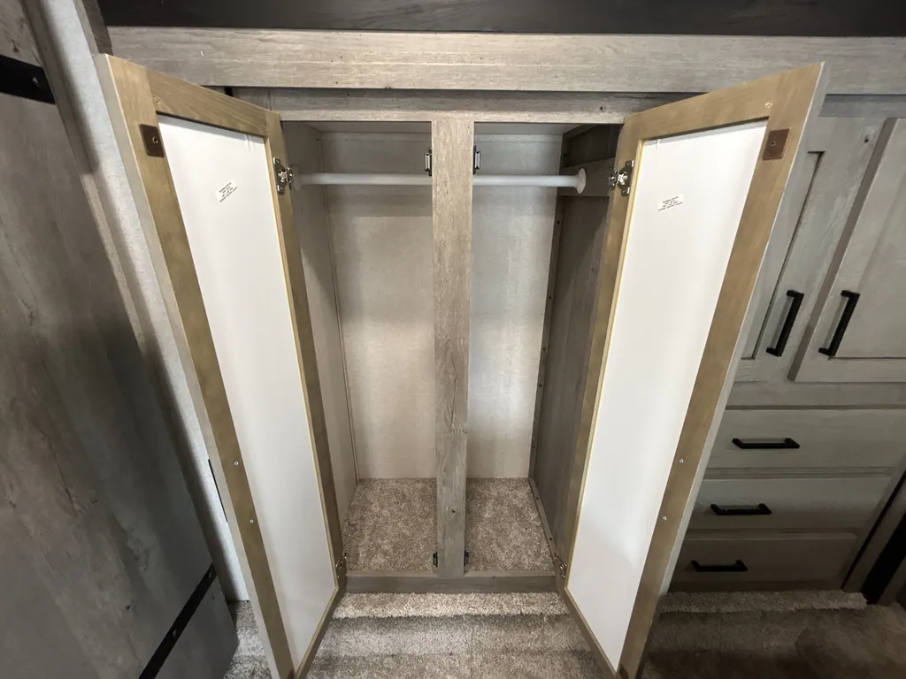 2020 Keystone Raptor 415, Photos photo 29