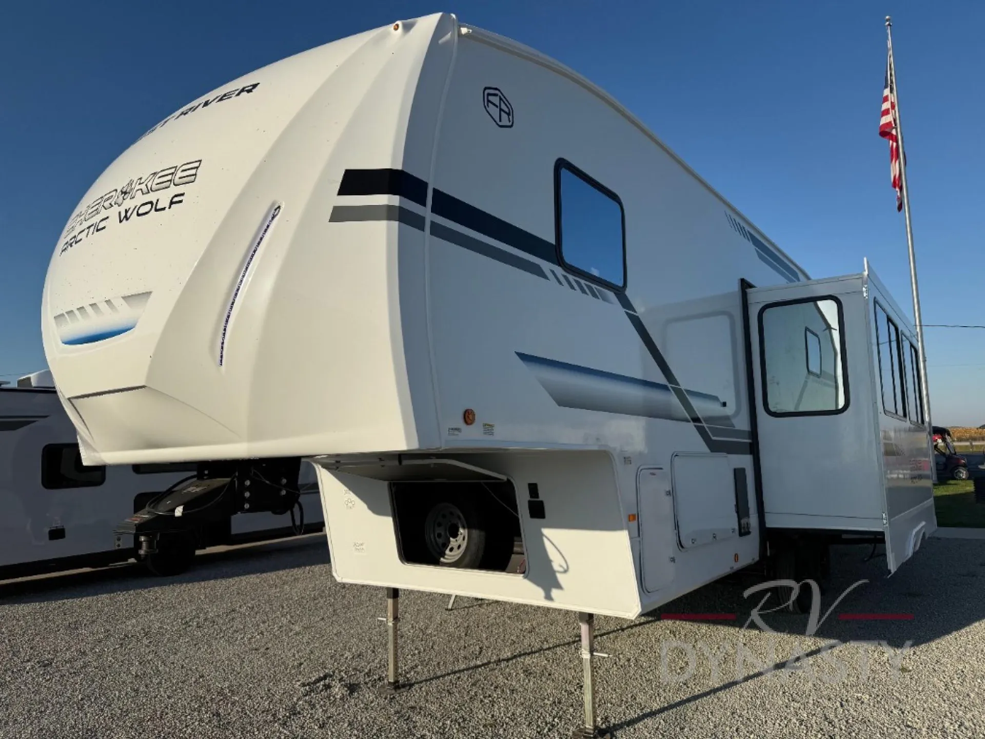 2026 Forest River Cherokee Arctic Wolf 285OPT - Photo 3
