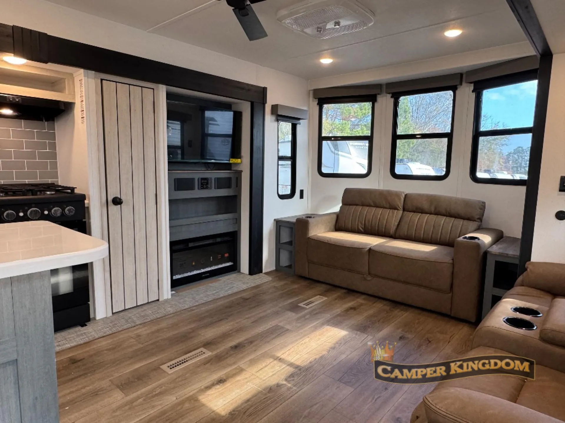 2026 Forest River Puma Vista 37PFL — Photo 6