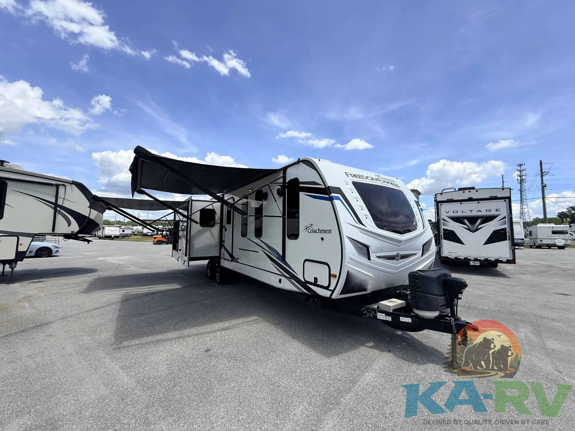 2022 Coachmen Freedom Express 324RLDSLE - Photo 2