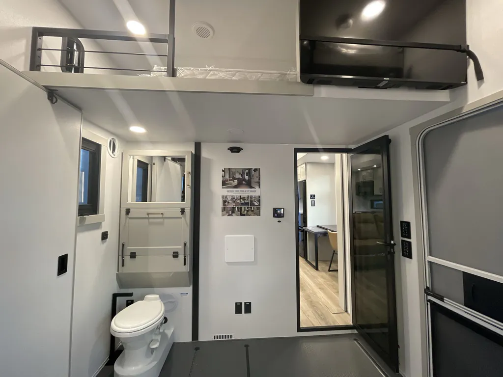 2026 Brinkley Model G 4150, Photos photo 27