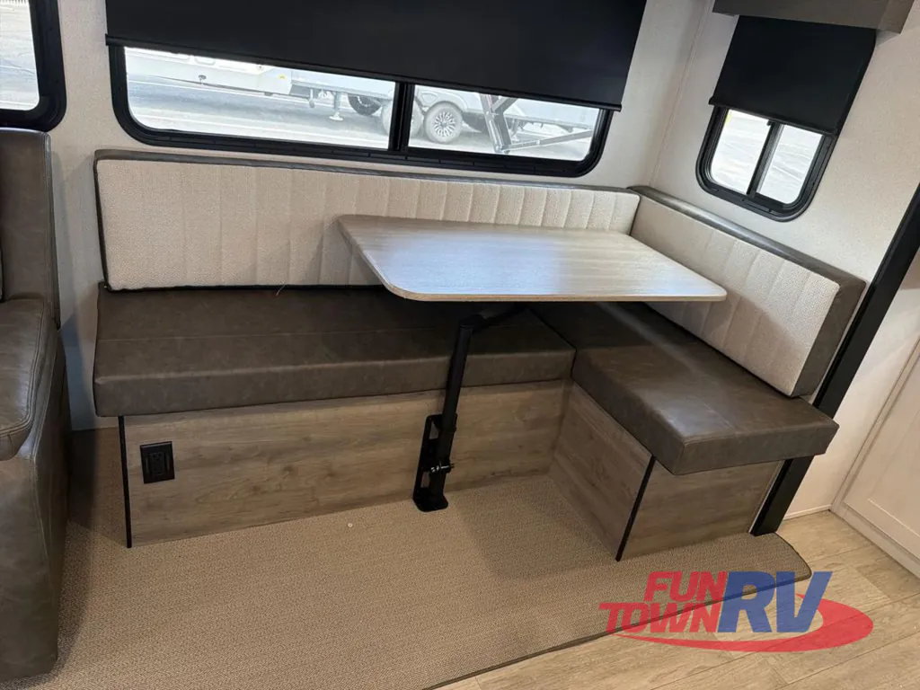 2027 Forest River Solaire 3060RKTS, Photos photo 16