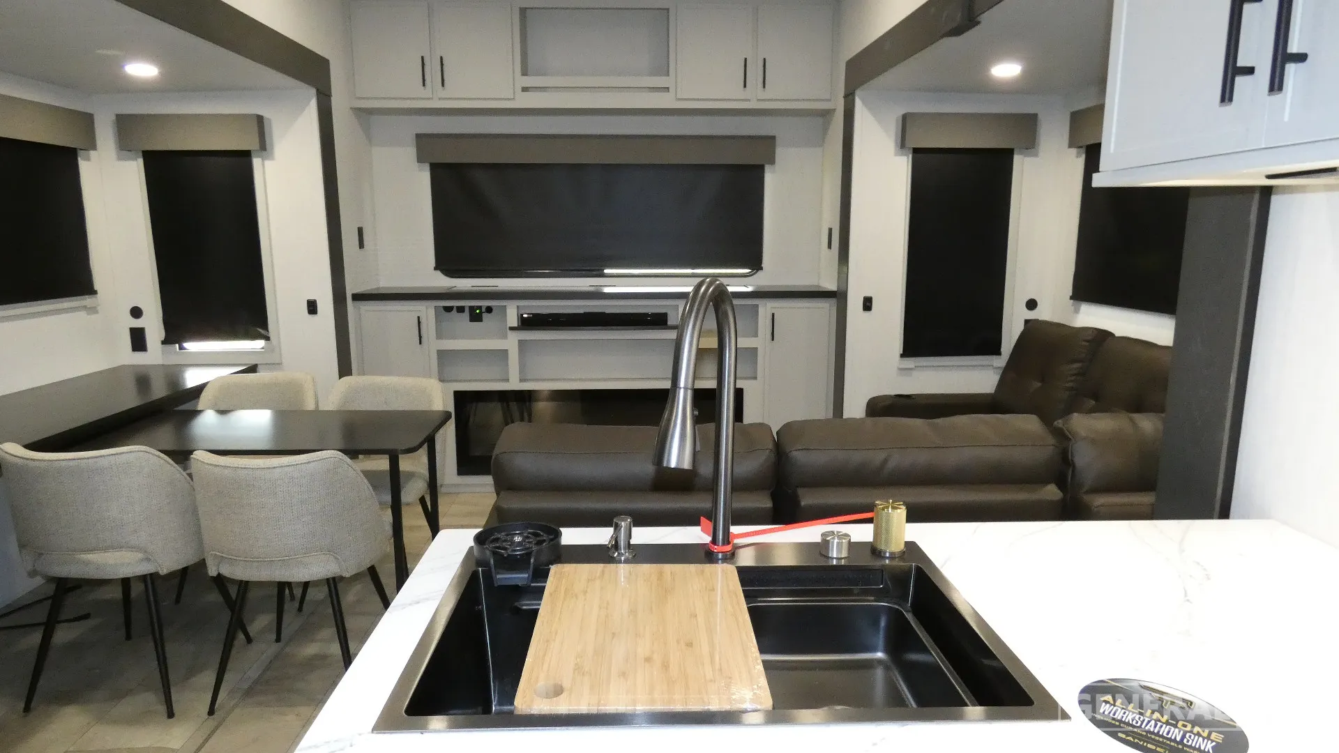 2026 Prime Time RV Sanibel 34LOUNGE - Photo 3