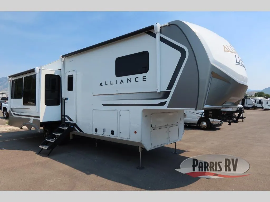2027 Alliance RV Paradigm 310RL - Photo 2