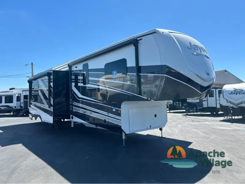 2026 Jayco North Point 395DSDB - Photo 2