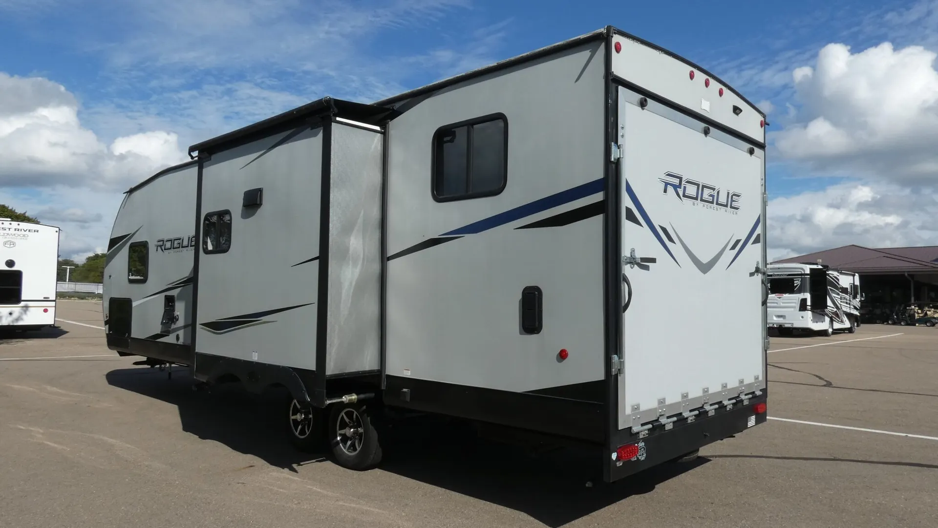 2021 Forest River Vengeance Rogue 26V - Photo 4