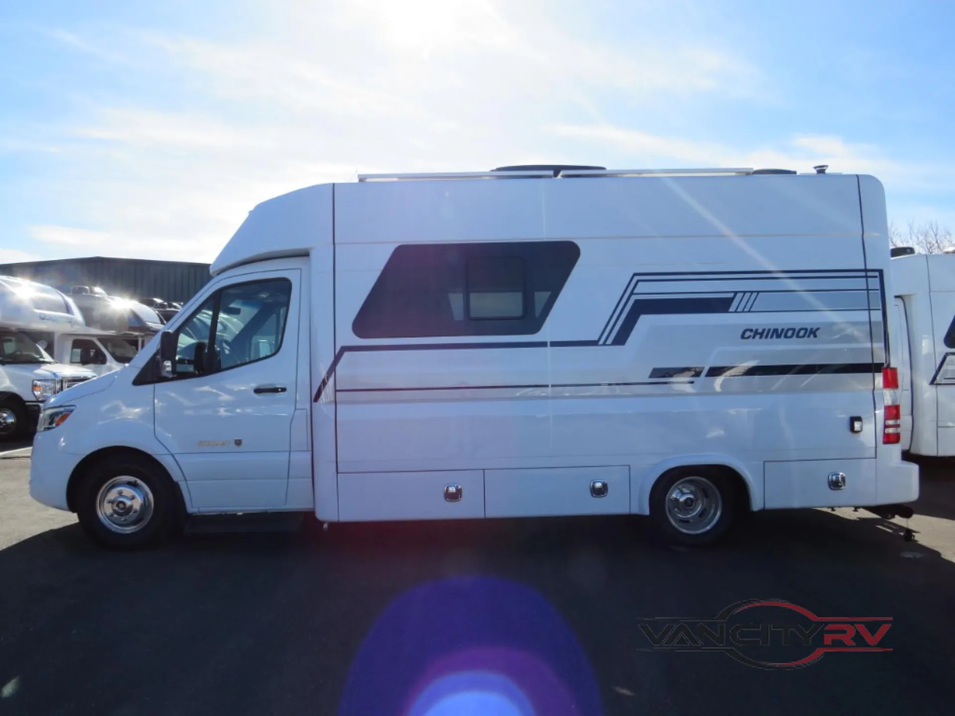 2024 Chinook RV Summit SS - Photo 3