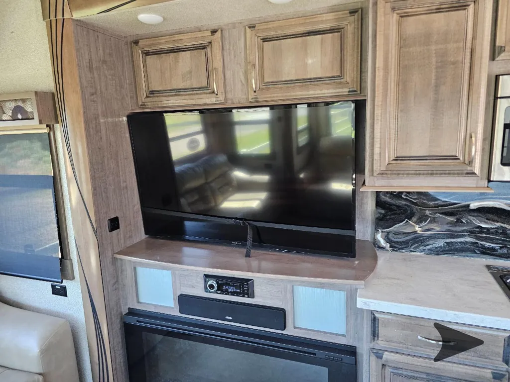 2020 Forest River Cedar Creek Champagne Edition 38EL, Photos photo 32