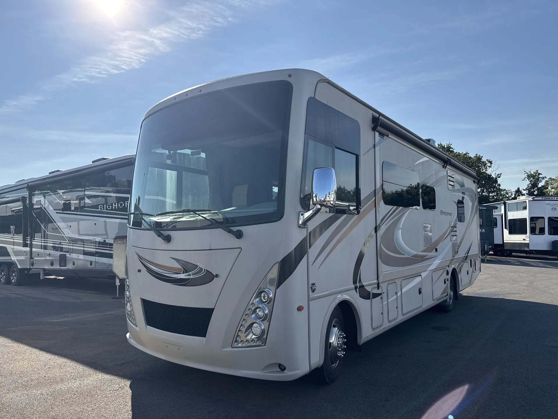 2019 Thor Motor Coach Windsport 29M dealer photo 1 from Camping World