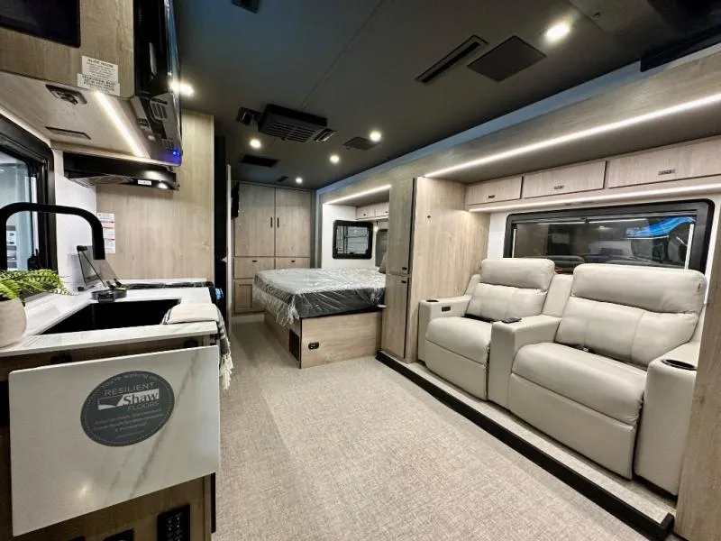 2026 Grand Design Lineage Series M 25FW - Photo 3
