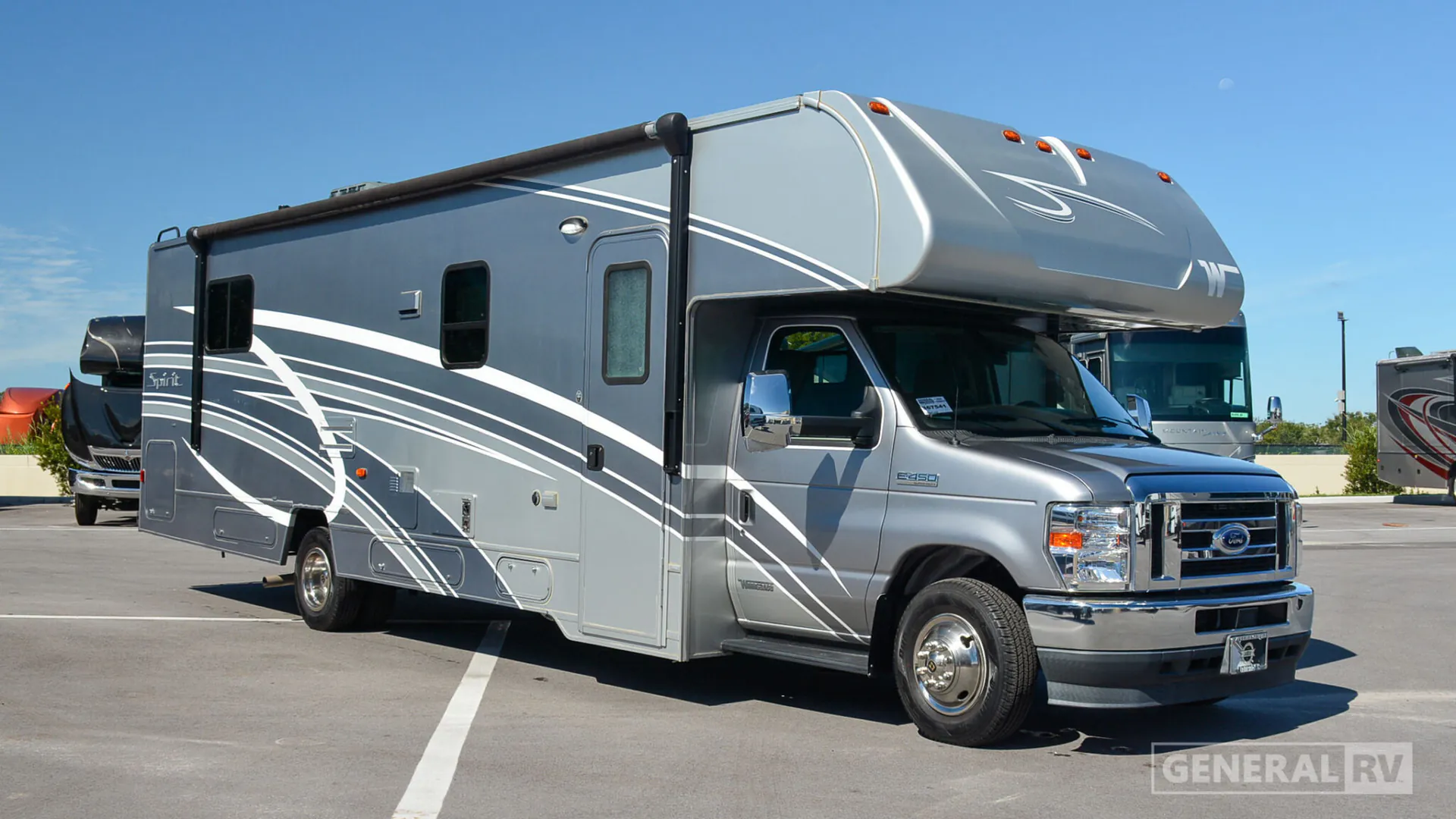 2022 Winnebago Spirit 31K - Photo 2