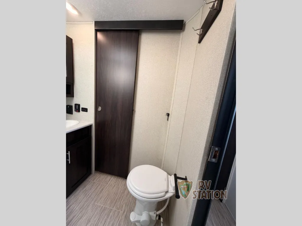 2020 Prime Time LaCrosse 3370MB, Photos photo 28
