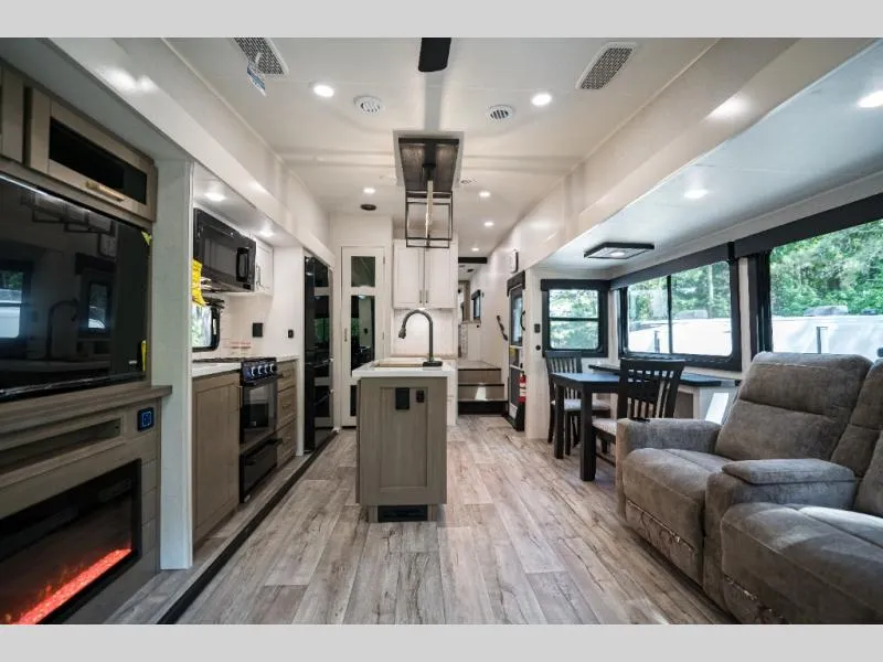 2026 Jayco Eagle 321RSTS - Photo 3