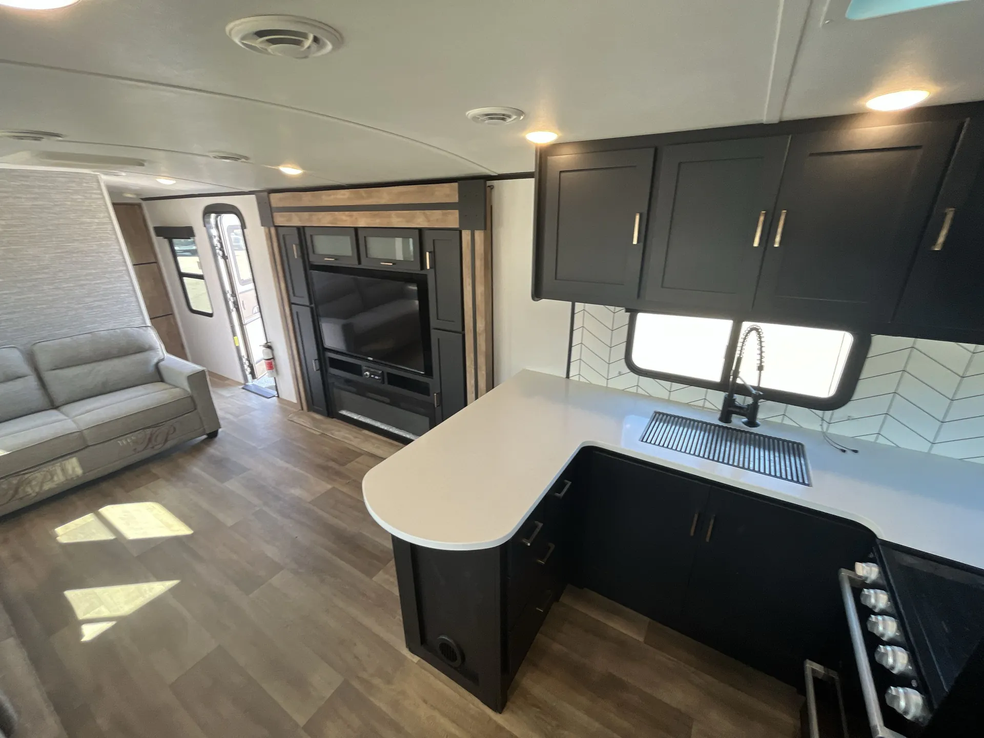 2022 Keystone Outback 332ML - Photo 3