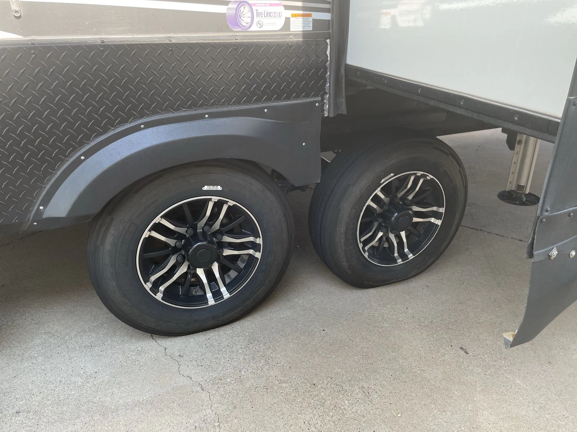 2022 Grand Design Momentum 349M - Photo 3