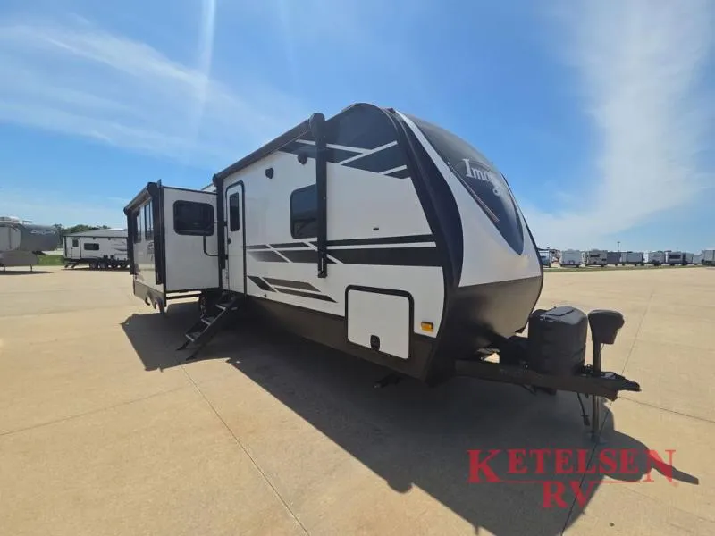 2020 Grand Design Imagine 2970RL - Photo 2