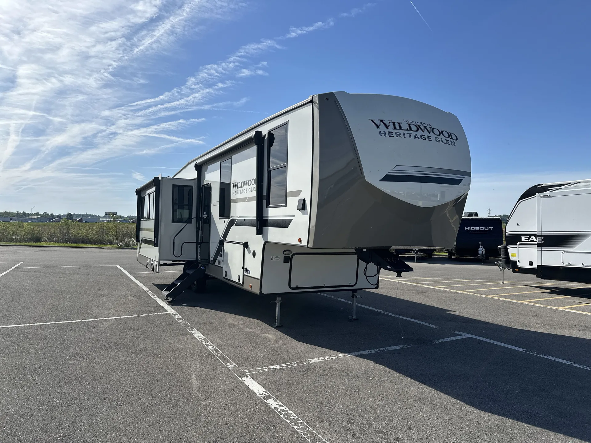 2024 Forest River Wildwood Heritage Glen 325RL - Photo 2