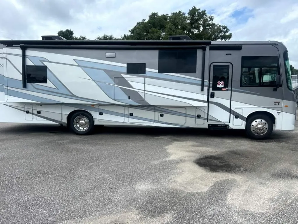 2027 Entegra Coach Vision XL 36C, Photos photo 7