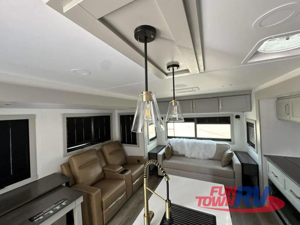 2026 Brinkley Model Z Air 297, Photos photo 12
