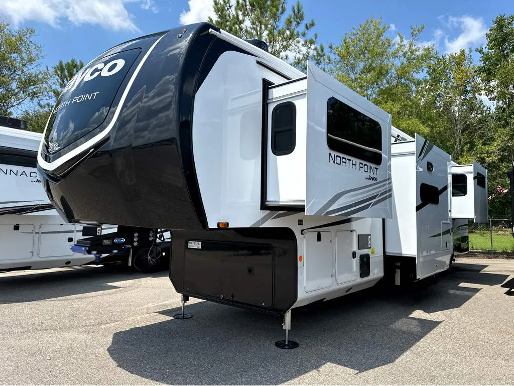 2026 Jayco North Point 382FLRB - Photo 4